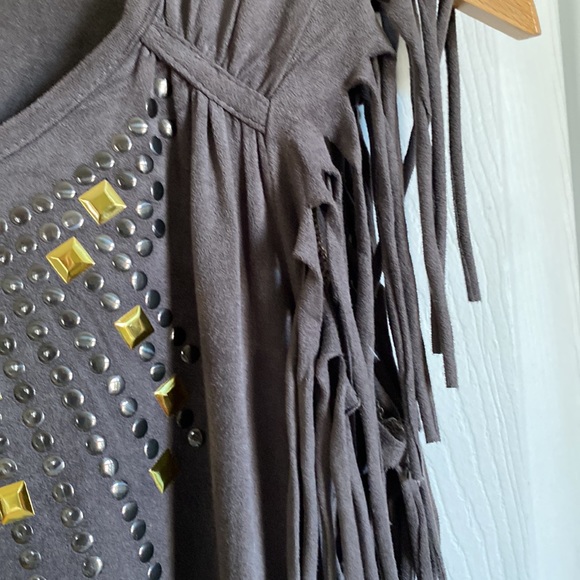 Sleeveless Fringed Tunic - Picture 5 of 8